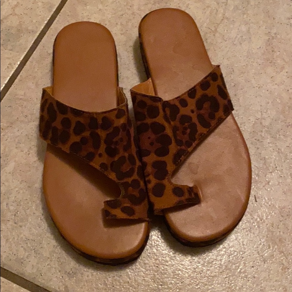 New leopard print toe sandal